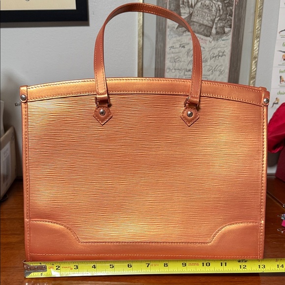 Louis Vuitton Custom Painted Rose Gold Epi Leather Zip Tote Bag - Picture 2 of 16